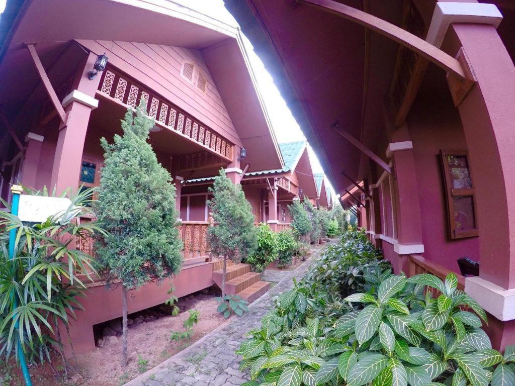 Chiangsan Goldenland Resort Chiang Saen Exterior photo
